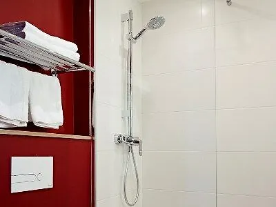 فندق ميديان كونجريس باريس